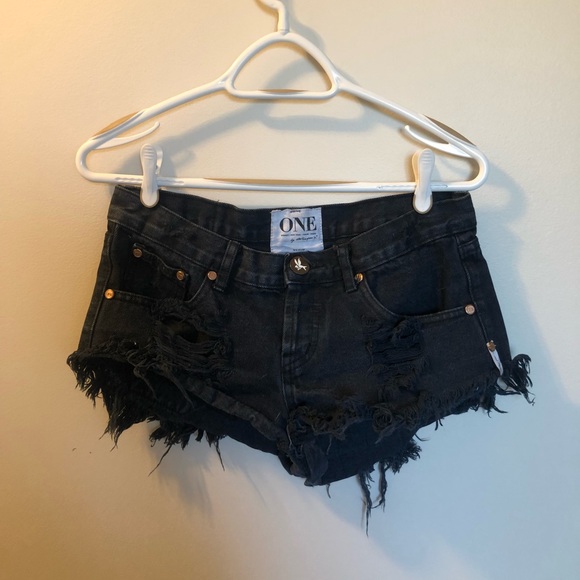 One Teaspoon size 26 Jean shorts - Picture 4 of 6